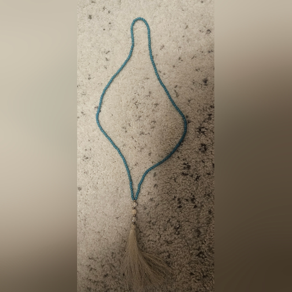 TURQUOISE BEAD TASSLE NECKLACE